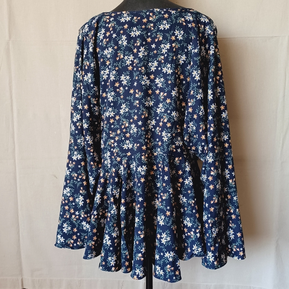 Peasant Floral Top - Picture 5 of 8